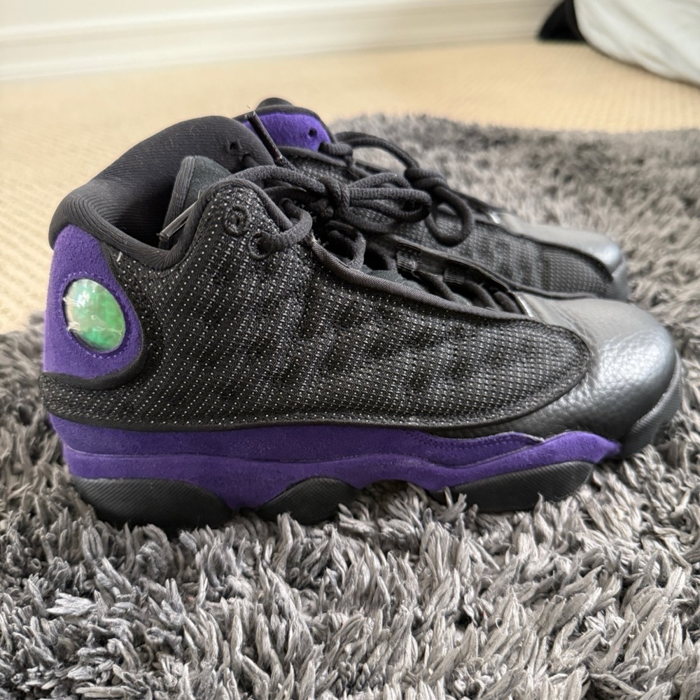 Air Jordan 13 retros Black & purple never worn 6.5y